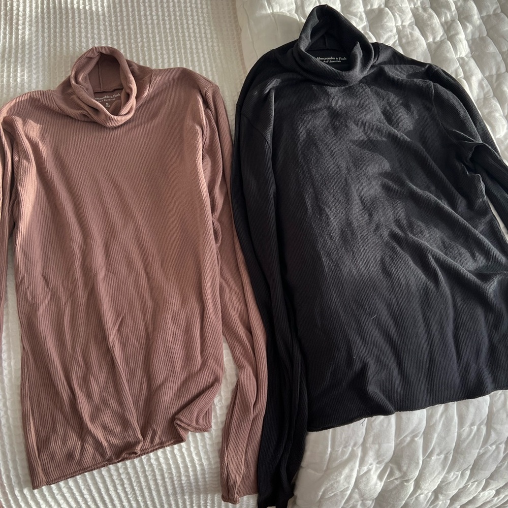2 A&F turtle necks - taupe and black